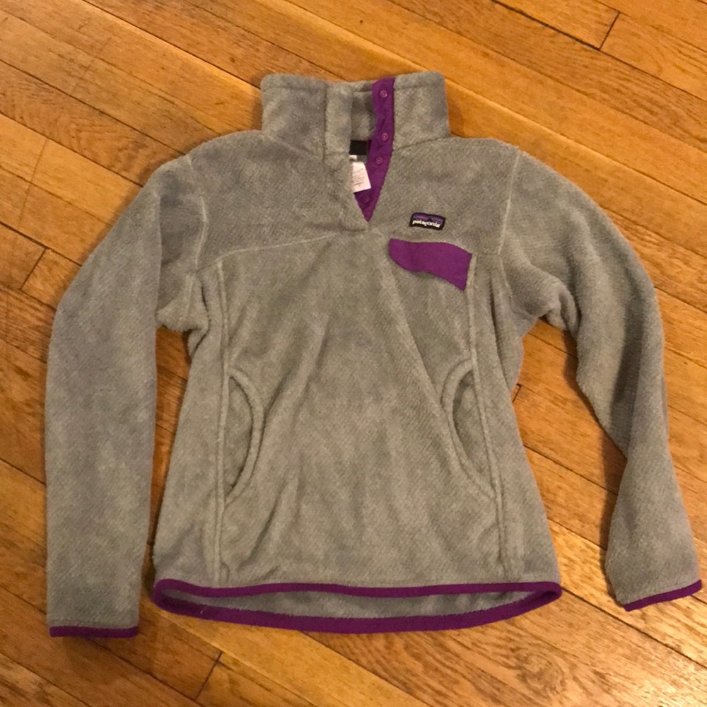 Small Gray Women’s Patagonia Pullover Fleece